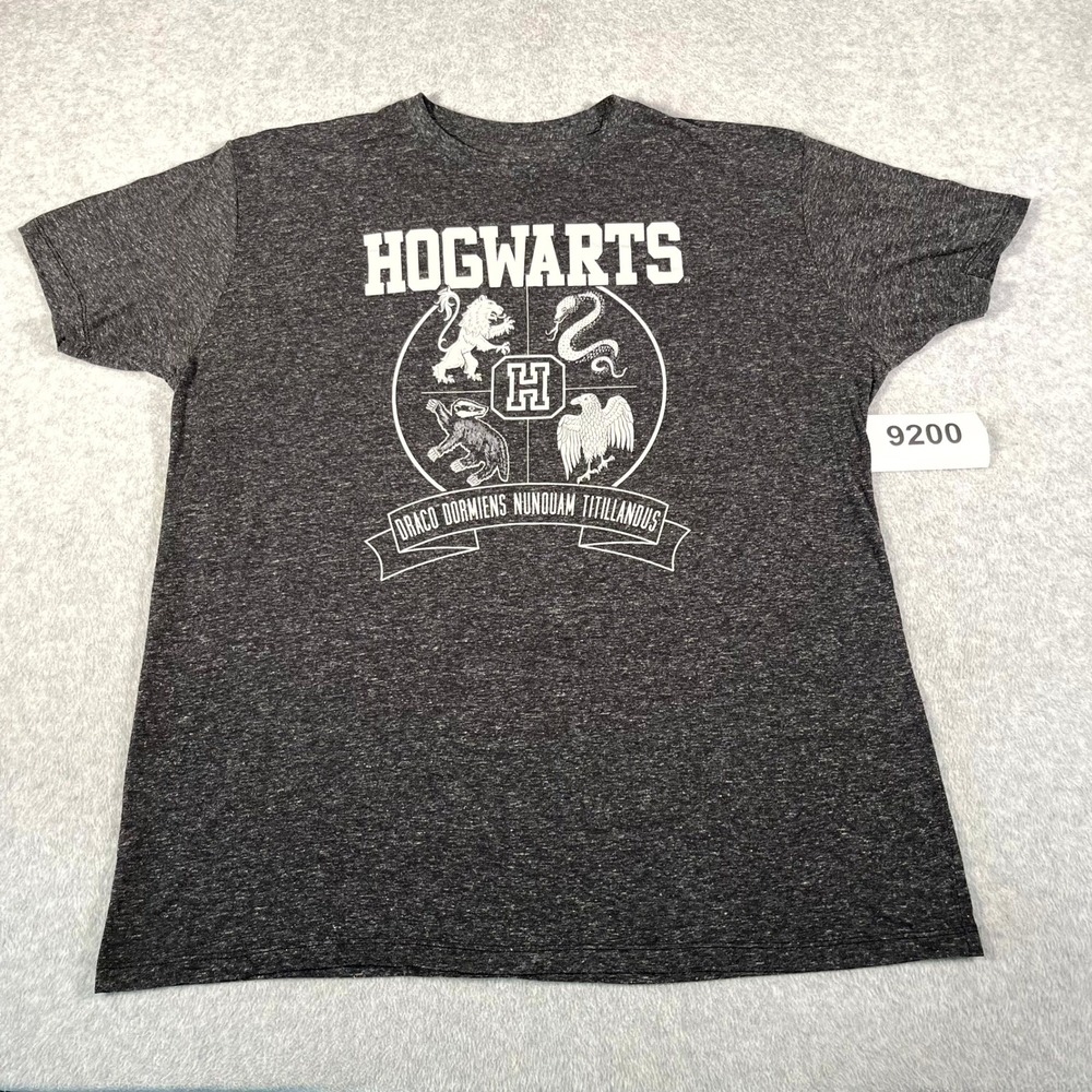 Harry Potter Hogwarts T Shirt Mens 2XL Gray Wizarding World Crew Graphic Print